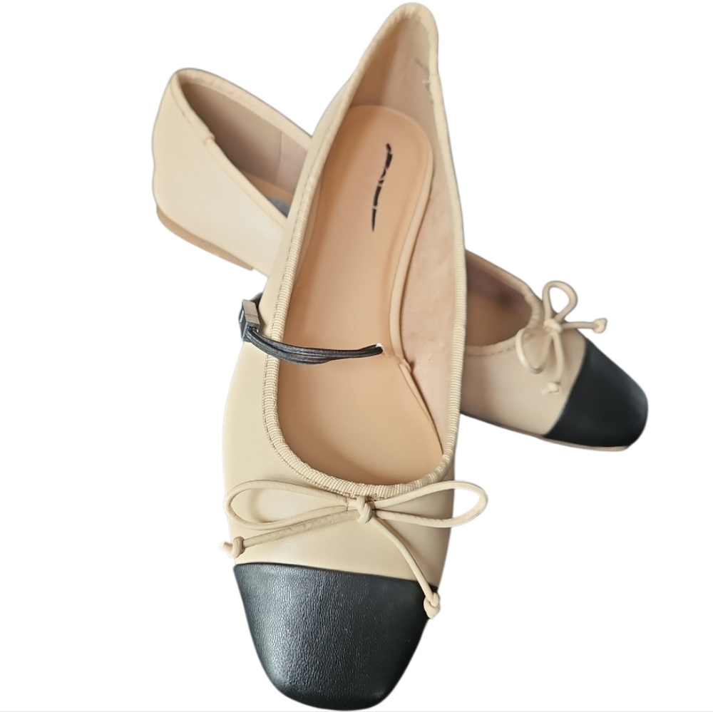 NEW! ANN TAYLOR LOFT Soft Cap Toe Ballet Flats 8.5. - Picture 2 of 7